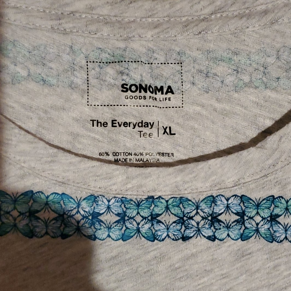 Tee - Picture 2 of 5